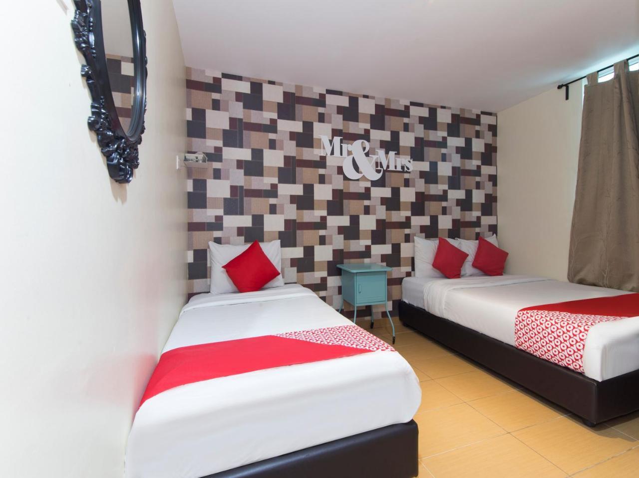 Oyo 604 Hotel Est Equine Park Сери Кембанган Екстериор снимка